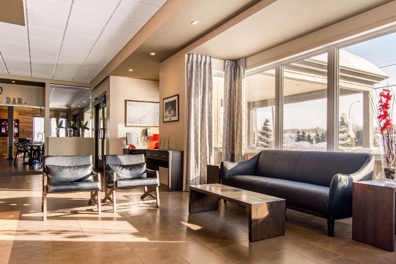 호텔 Econo Lodge Inn & Suites