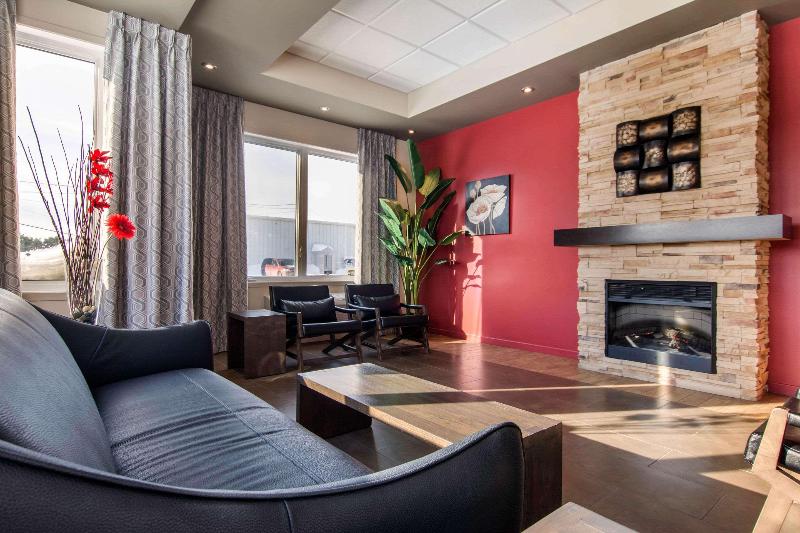 호텔 Econo Lodge Inn & Suites