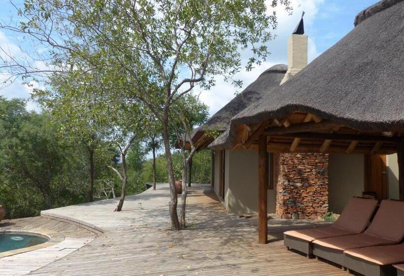 Отель Etali Safari Lodge