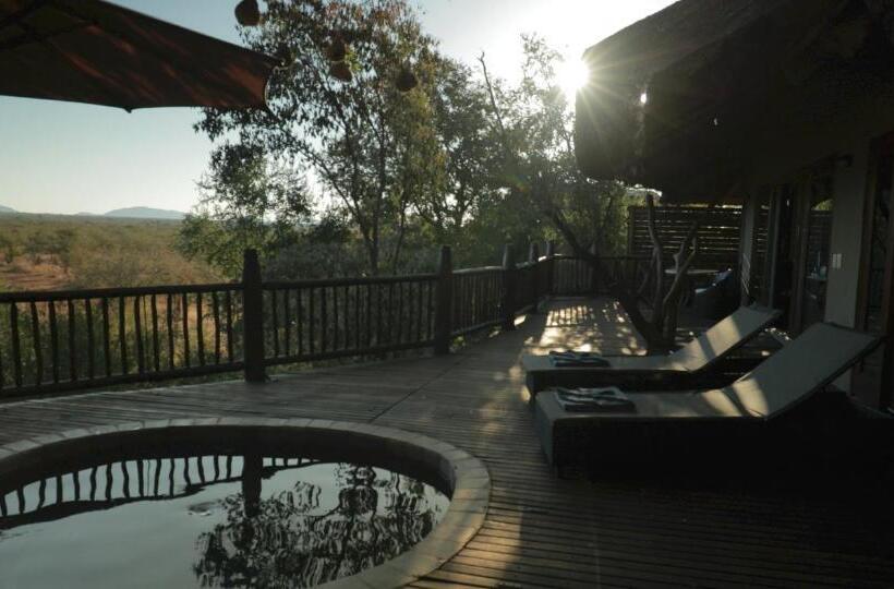 Отель Etali Safari Lodge