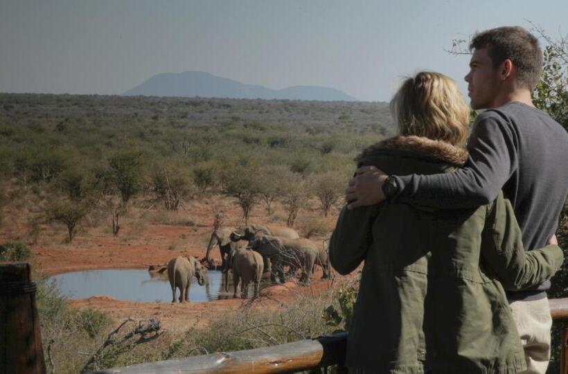 Отель Etali Safari Lodge