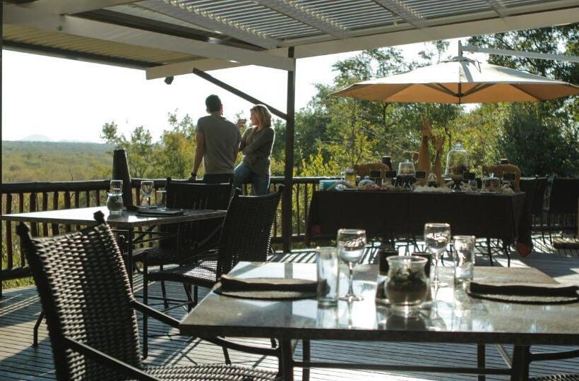 Отель Etali Safari Lodge