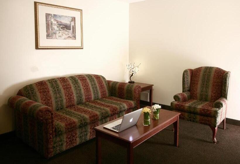 בית מלון כפרי Foxwood Inn & Suites Drayton Valley