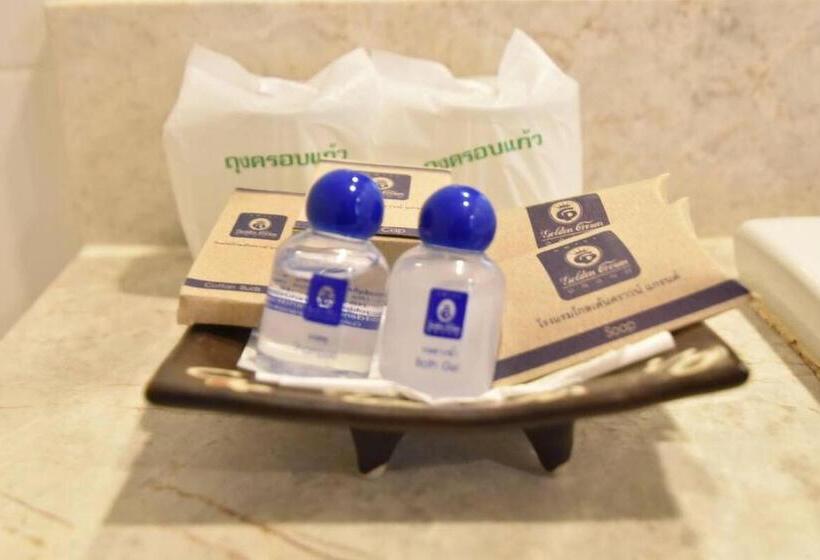 호텔 Golden Crown Grand