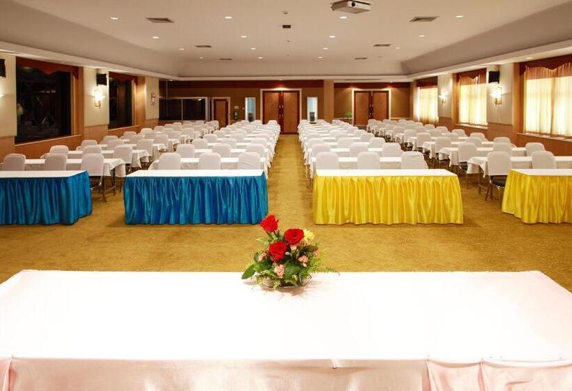 호텔 Golden Crown Grand