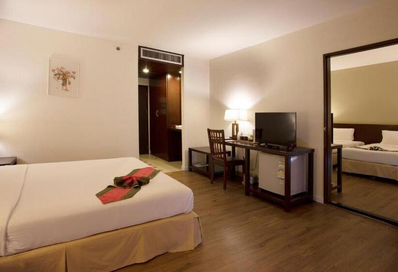 호텔 Golden Crown Grand