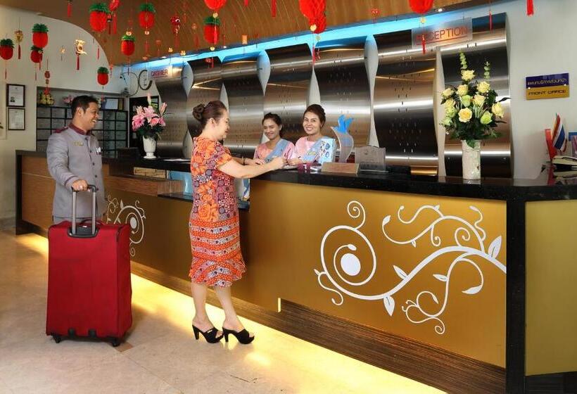 호텔 Golden Crown Grand