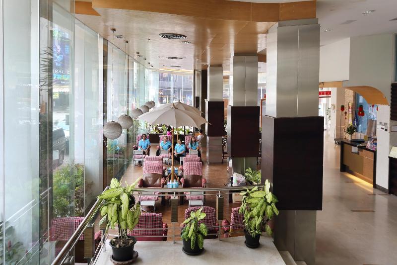 호텔 Golden Crown Grand