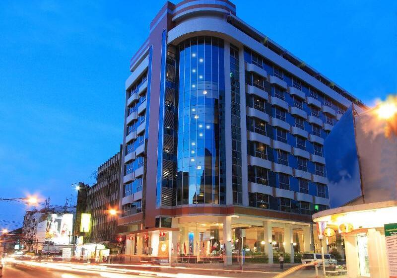 호텔 Golden Crown Grand