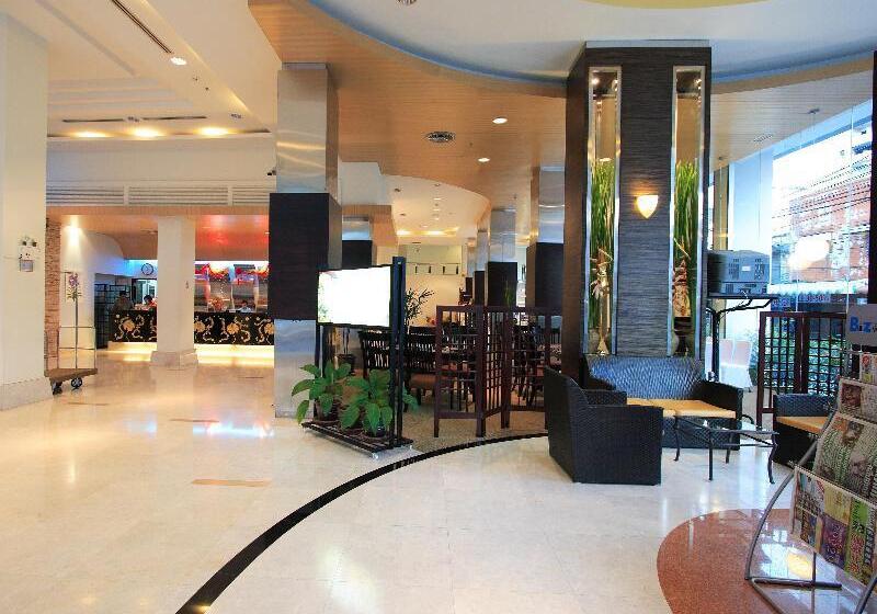 호텔 Golden Crown Grand