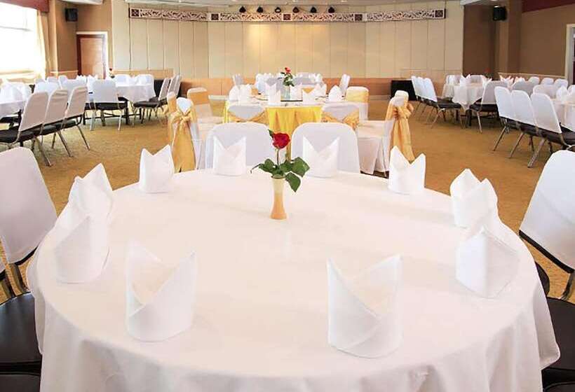 호텔 Golden Crown Grand