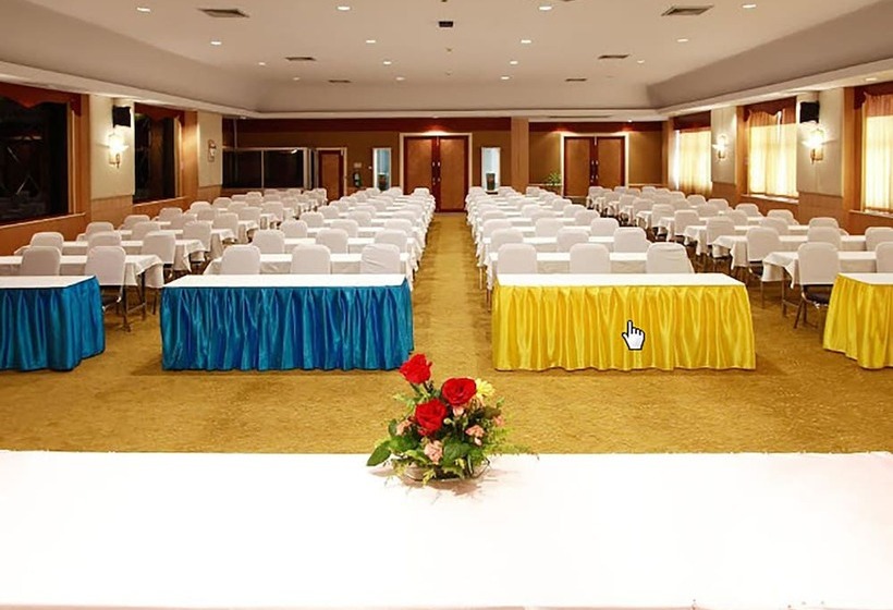 호텔 Golden Crown Grand