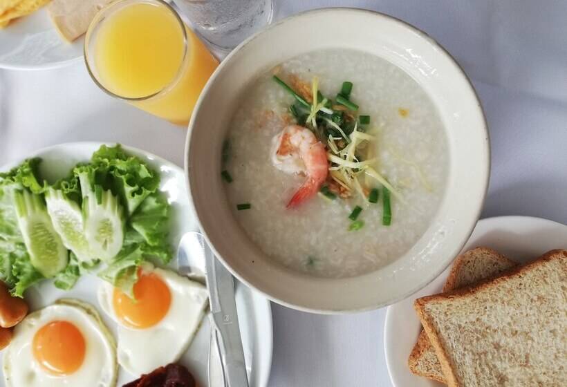 호텔 Golden Crown Grand