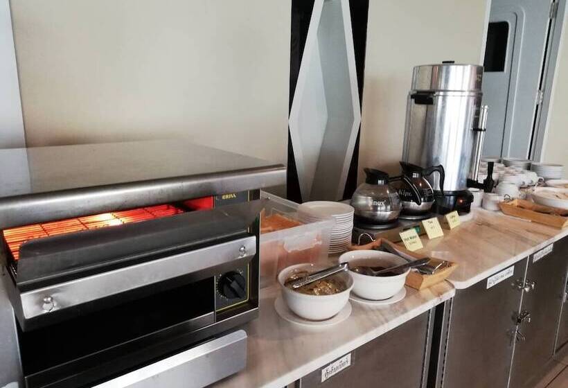 호텔 Golden Crown Grand