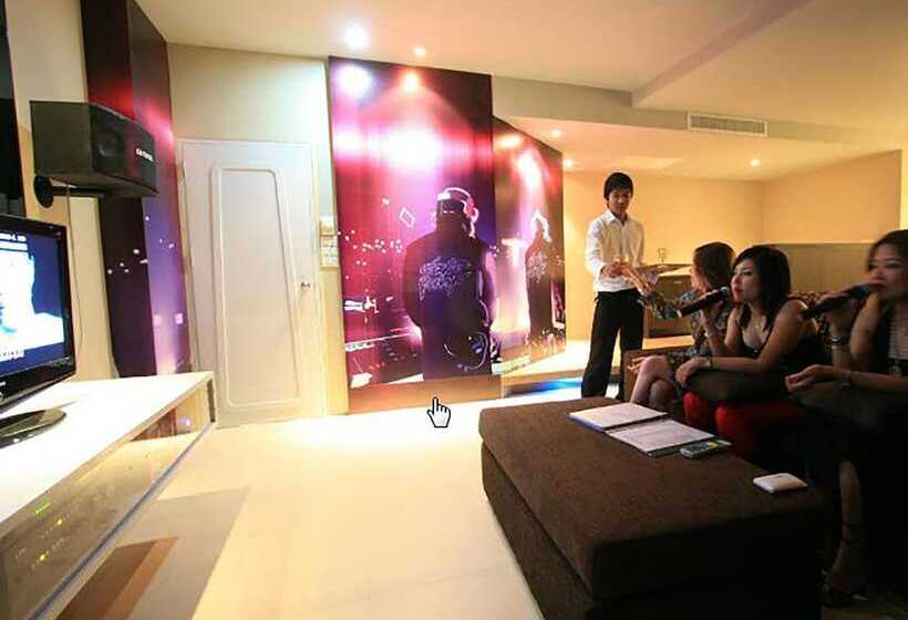 호텔 Golden Crown Grand