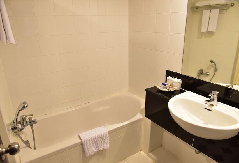 호텔 Golden Crown Grand