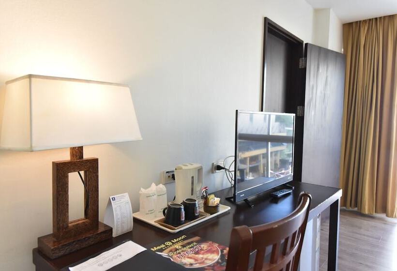 호텔 Golden Crown Grand