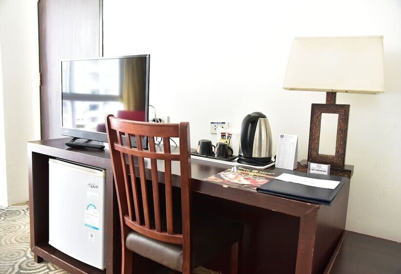 호텔 Golden Crown Grand