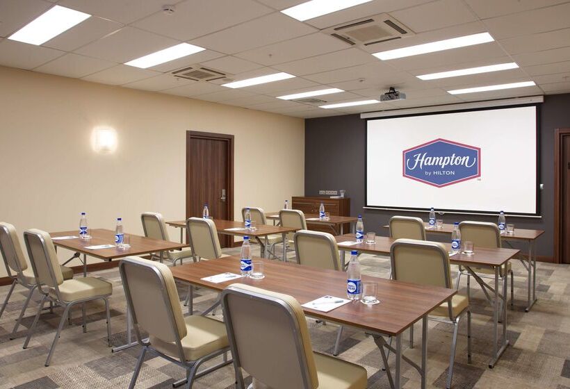 בית מלון כפרי Hampton By Hilton Minsk City Centre
