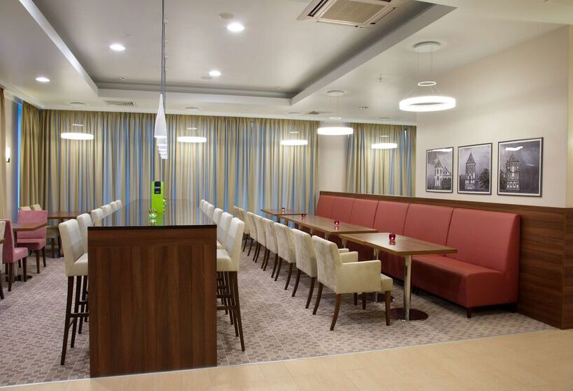 בית מלון כפרי Hampton By Hilton Minsk City Centre