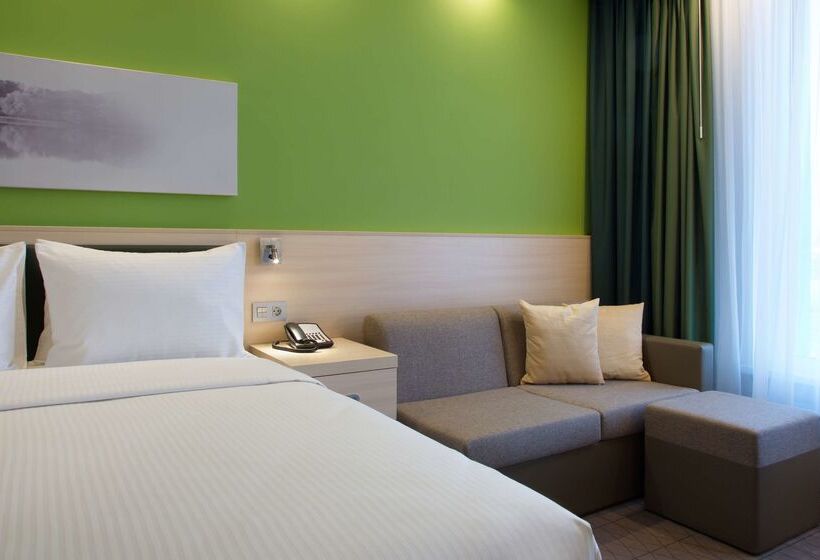 בית מלון כפרי Hampton By Hilton Minsk City Centre