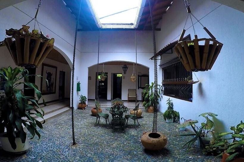 酒店 Hostal Los Juanes Hostel