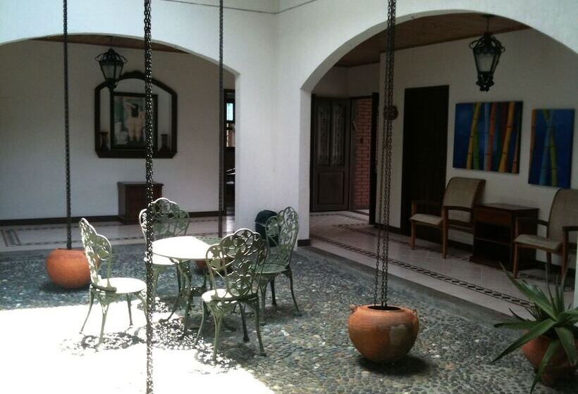 酒店 Hostal Los Juanes Hostel