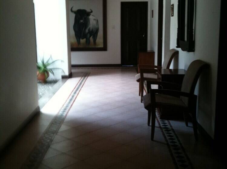 酒店 Hostal Los Juanes Hostel