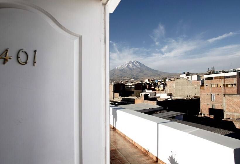 فندق Hostal Solar