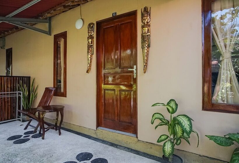 هتل Kampung 168