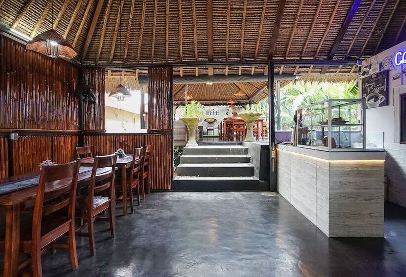 هتل Kampung 168