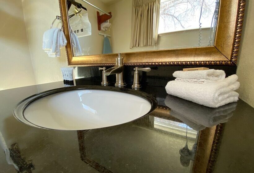 فندق Lajunta Inn