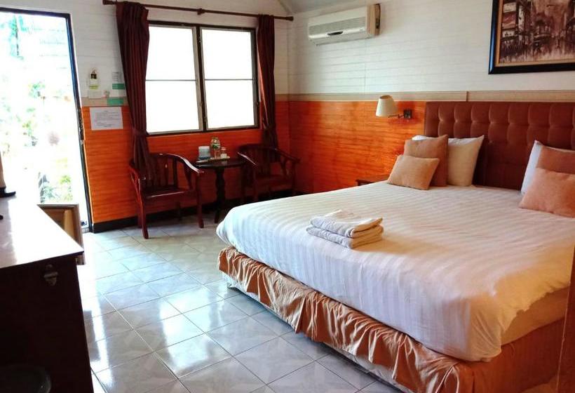Fotos del hotel Lunar Hut Resort:  14