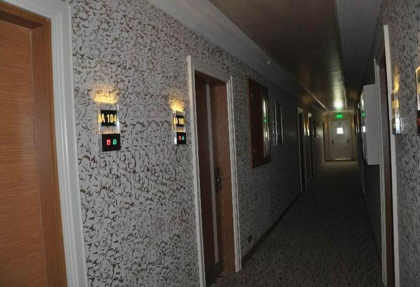 Отель Malahit Exclusive City