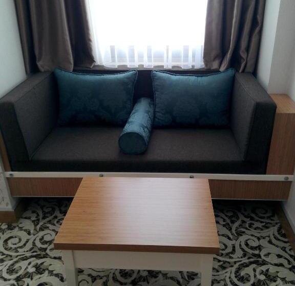 Отель Malahit Exclusive City