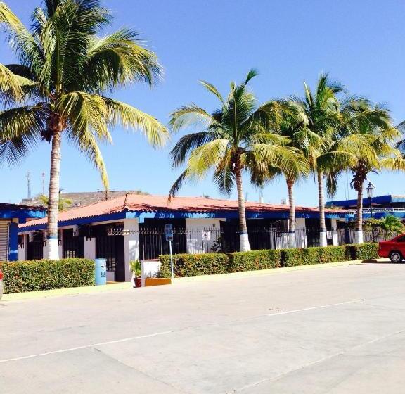 فندق Marina Topolobampo