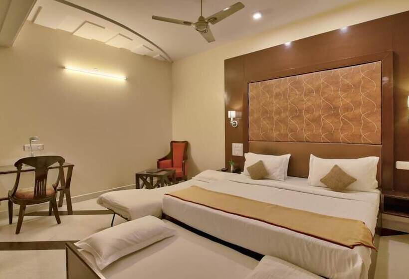 בית מלון כפרי Milestone 251