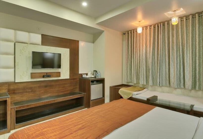 בית מלון כפרי Milestone 251