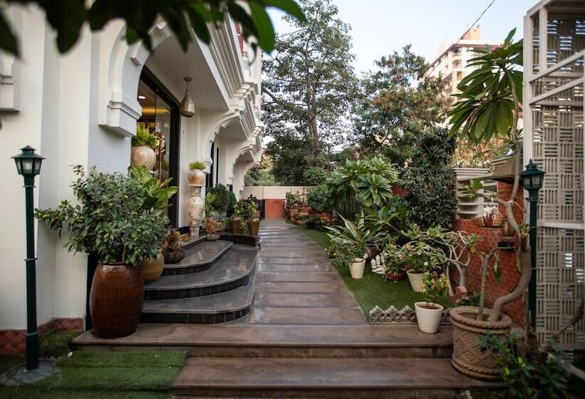 בית מלון כפרי Milestone 251