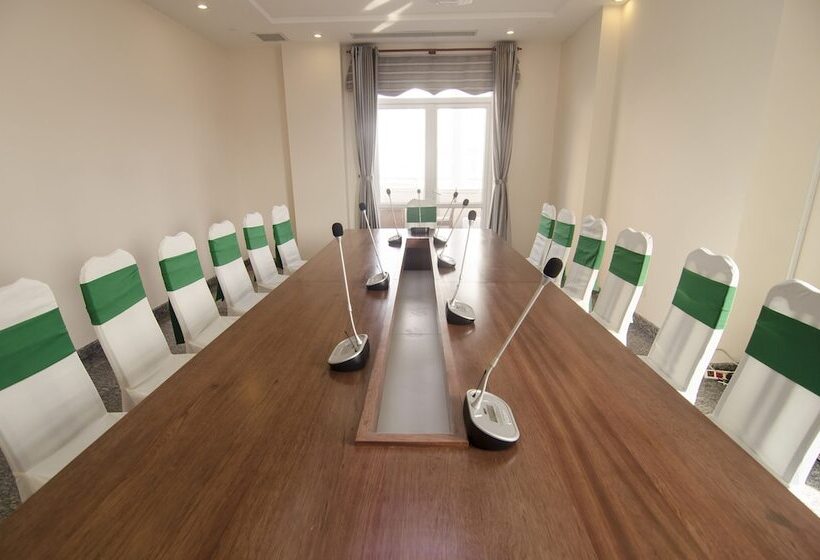 Moonlight Hotel Suites & Spa Vip   High Floor, The Best View In The City Center, Dragon Bridge View