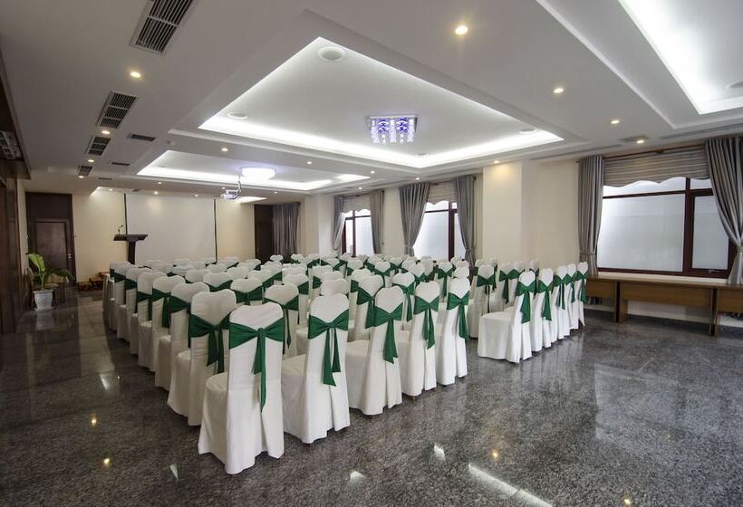 Moonlight Hotel Suites & Spa Vip   High Floor, The Best View In The City Center, Dragon Bridge View