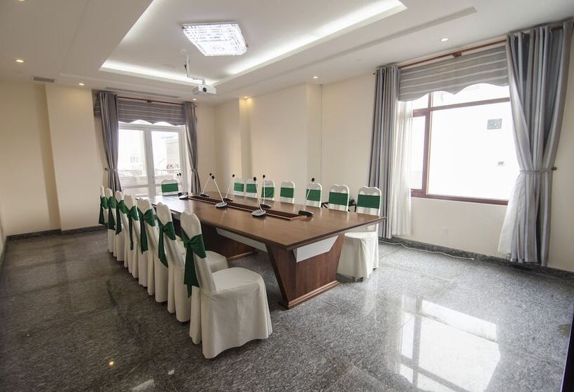 Moonlight Hotel Suites & Spa Vip   High Floor, The Best View In The City Center, Dragon Bridge View