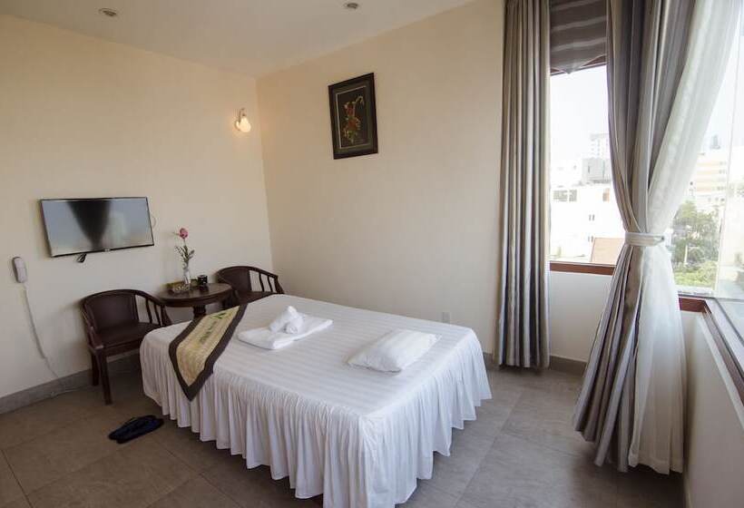 Moonlight Hotel Suites & Spa Vip   High Floor, The Best View In The City Center, Dragon Bridge View