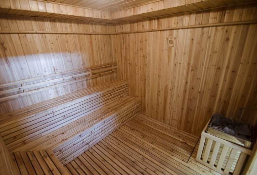 Moonlight Hotel Suites & Spa Vip   High Floor, The Best View In The City Center, Dragon Bridge View