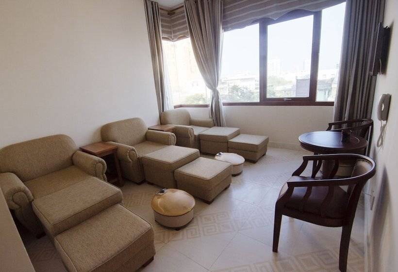 Moonlight Hotel Suites & Spa Vip   High Floor, The Best View In The City Center, Dragon Bridge View