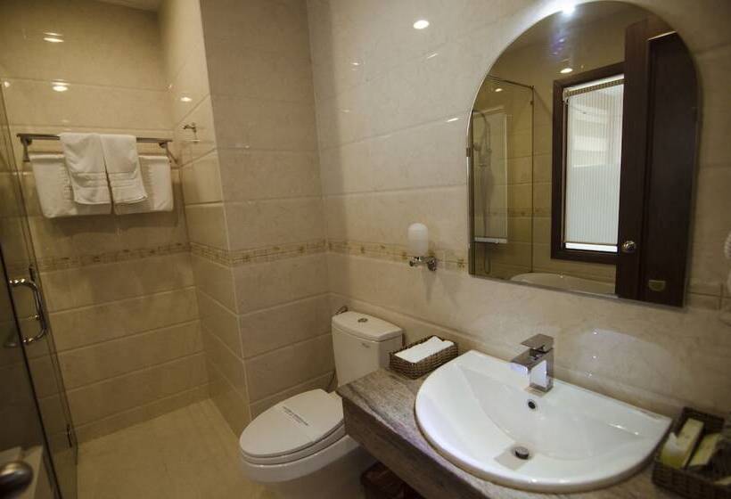 Moonlight Hotel Suites & Spa Vip   High Floor, The Best View In The City Center, Dragon Bridge View