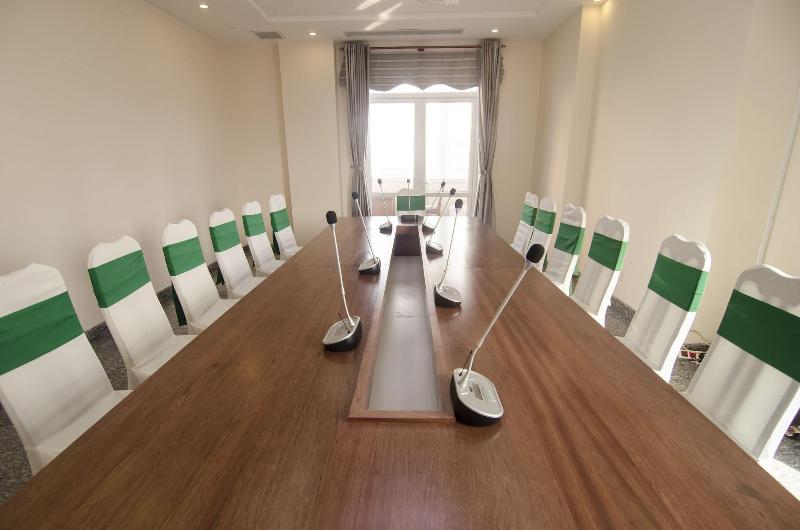 Moonlight Hotel Suites & Spa Vip   High Floor, The Best View In The City Center, Dragon Bridge View