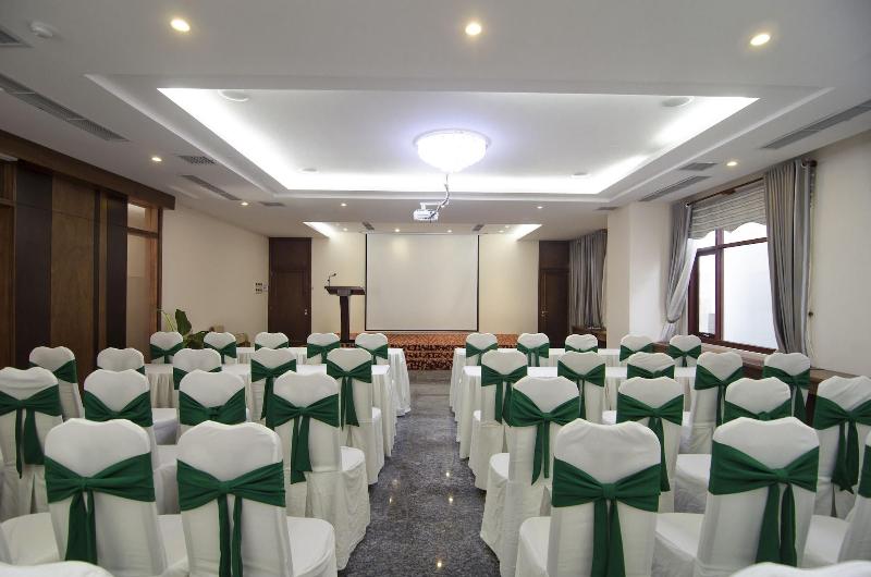 Moonlight Hotel Suites & Spa Vip   High Floor, The Best View In The City Center, Dragon Bridge View