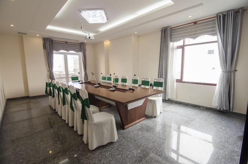 Moonlight Hotel Suites & Spa Vip   High Floor, The Best View In The City Center, Dragon Bridge View