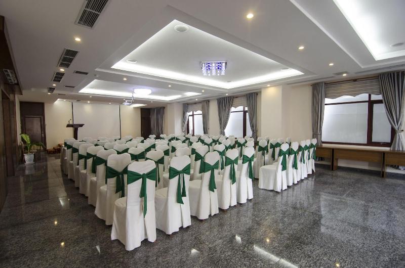 Moonlight Hotel Suites & Spa Vip   High Floor, The Best View In The City Center, Dragon Bridge View